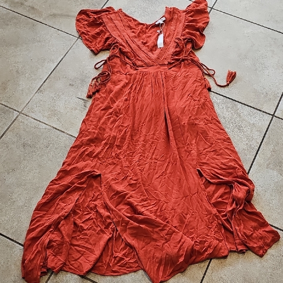 Baltic Born Dresses & Skirts - NWT Baltic Born Burnt Orange Maxi Flowy Vheck Dress Short Sleeve Sz 6